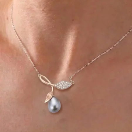 SILVER LEAF PEARL PENDANT WITH O SHAPE CHAIN