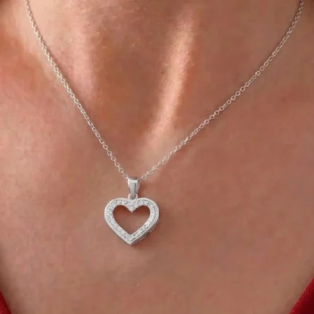 "Dainty Heart Outline Necklace – Elegant Love Pendant"