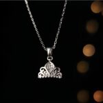 Silver crown-shaped pendant Locket