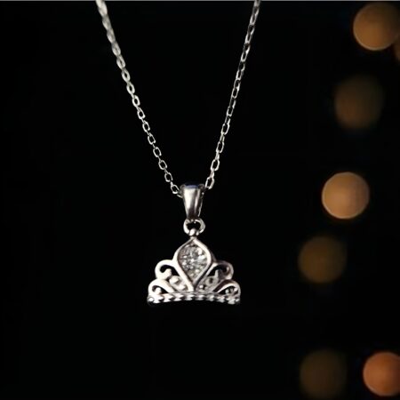 Silver crown-shaped pendant Locket