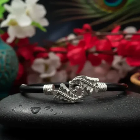 925 Sterling Silver Noya Bangle with Twin Leaf Motif