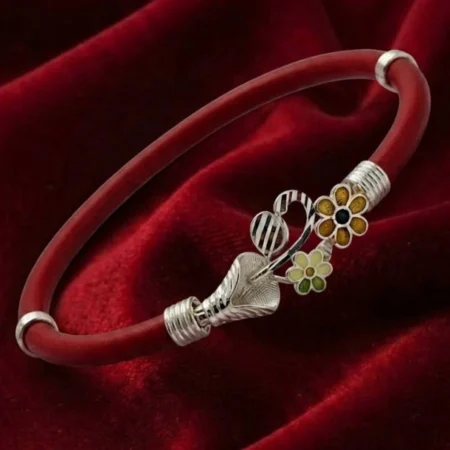 Noya Bangle with Dual Floral & Lining Heart Motif